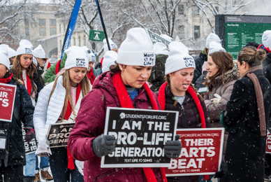 Thousands brave sub-zero temperatures on US March for Life